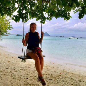 Meet your Posher, Lakin